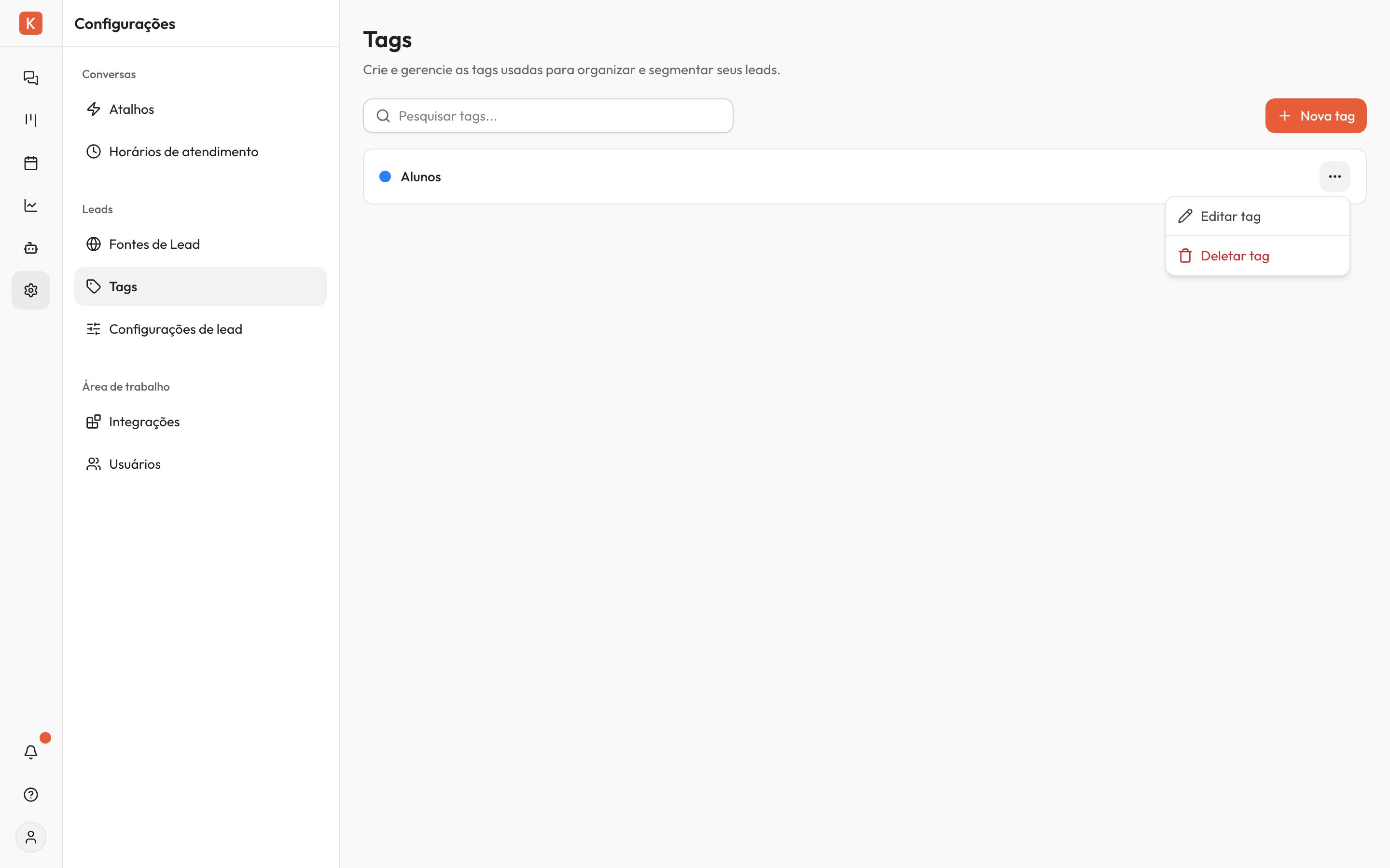 Linha da tag 'Alunos' com o menu de ações aberto, mostrando 'Editar tag' (com ícone de lápis) e 'Deletar tag' (em vermelho, com ícone de lixeira).